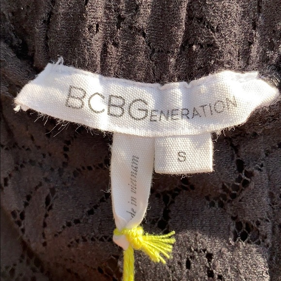 Lace shorts with liner - Picture 4 of 4